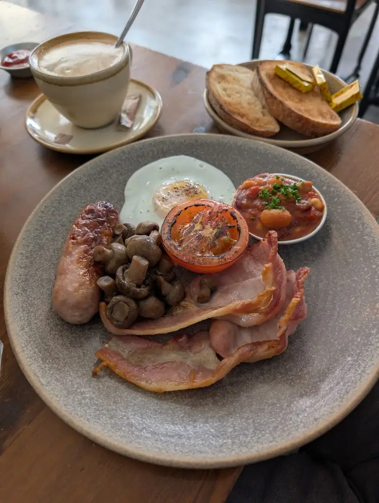 Bruce Johnston_Crwst_Cardigan_review