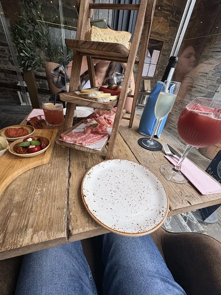 T-Man_Mannucci’s Italian Restaurant_Cardigan_review