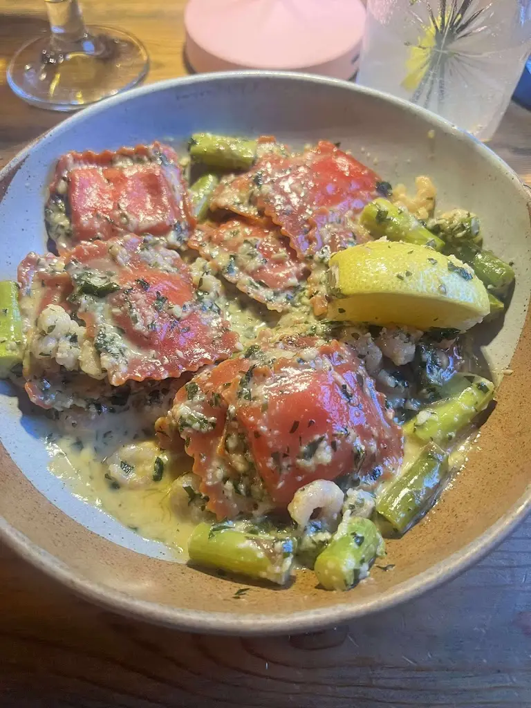 David Harbron_Mannucci’s Italian Restaurant_Cardigan_review