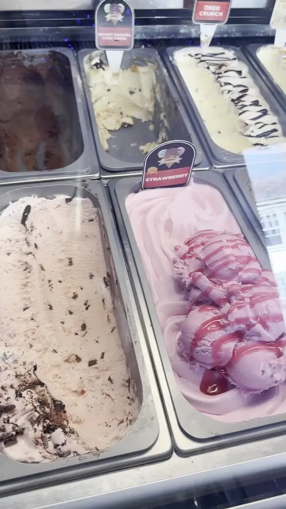 R B_La fontana_Cardigan_review