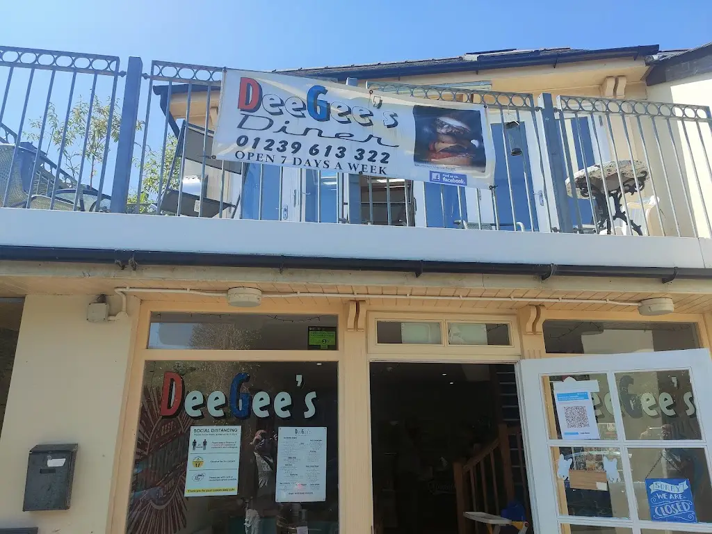 DeeGee's_Cardigan_slider_image_1