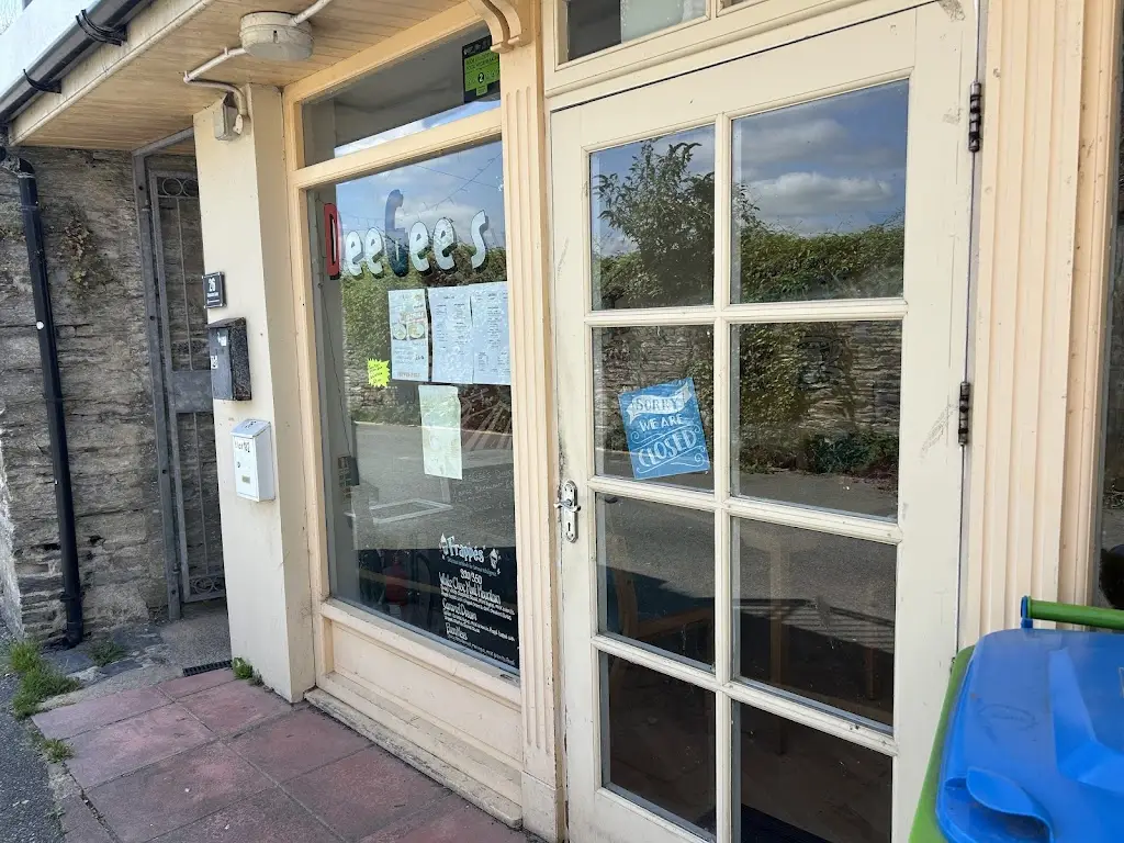 DeeGee's_Cardigan_slider_image_3