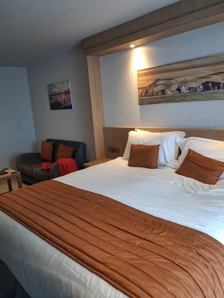 Joanne O'Raw_Teifi Waterside Hotel_Cardigan_review