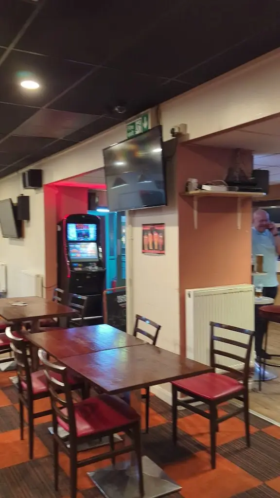 Triangle Bar & Grill_Bilston_slider_image_2