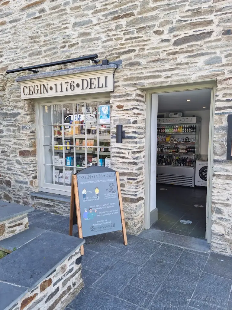 Cegin 1176 restaurant in Cardigan