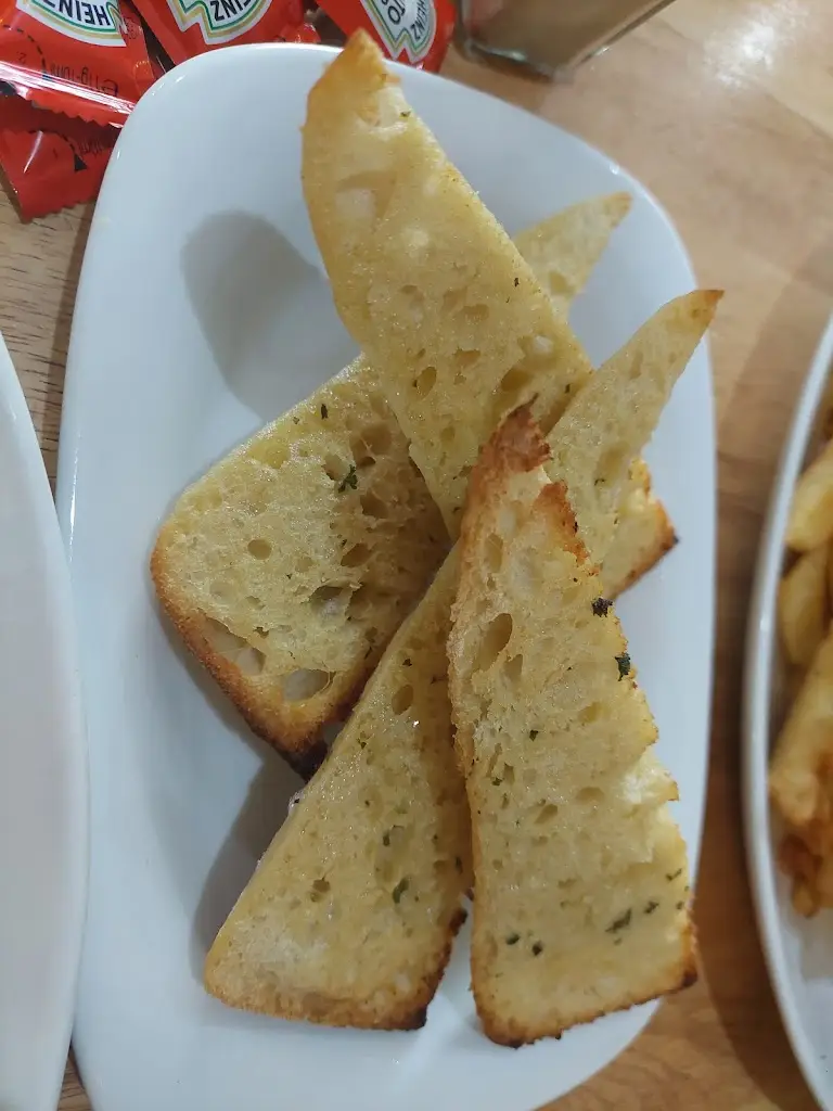 Jessica Lamb_Afan Tavern_Cwmafan_review