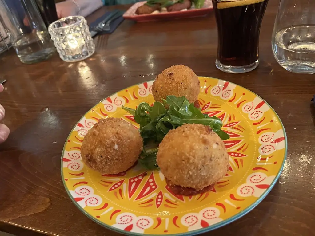 Alexa Roberts_Bella Ciao Port Talbot_Cwmafan_review