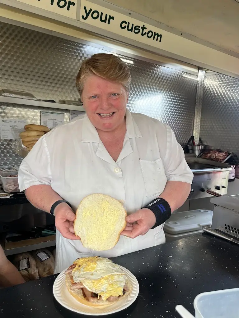 Evan Clark_Mandie’s Breakfast Van_Cwmafan_review