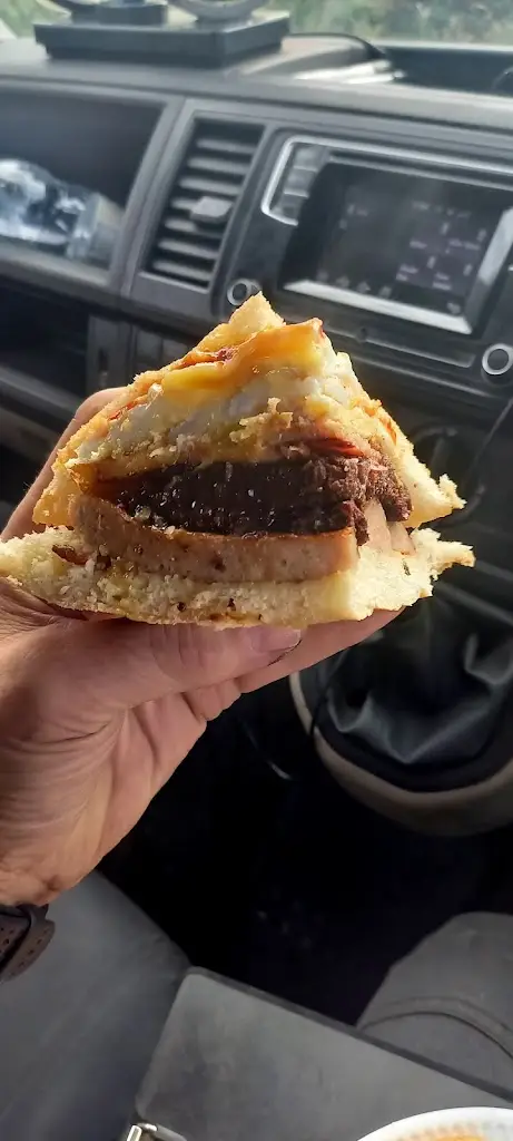 Derryl Godwin_Mandie’s Breakfast Van_Cwmafan_review