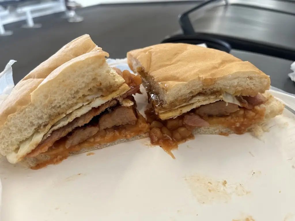 Mandie’s Breakfast Van restaurant in Cwmafan