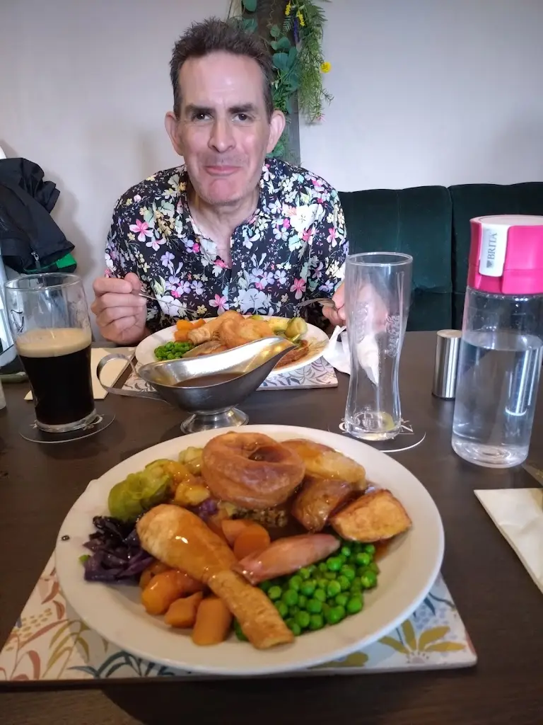 Tanya Barnes_The Queen Inn_Cwmbran_review