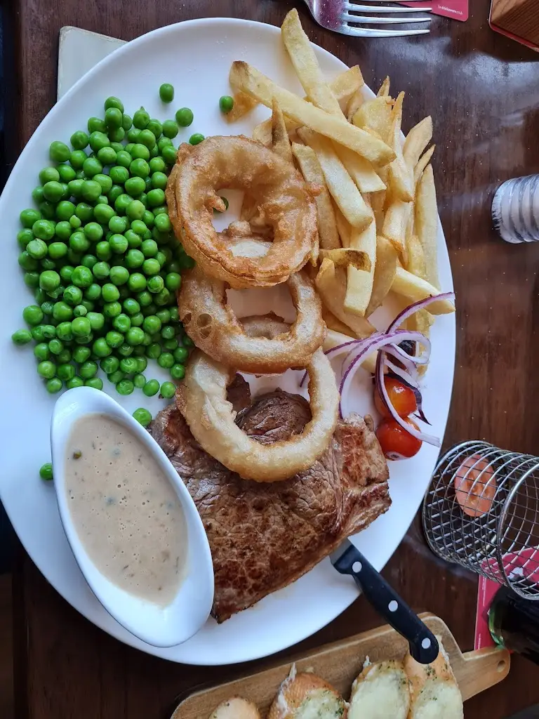 Daniel Turner_The Upper Cock_Cwmbran_review