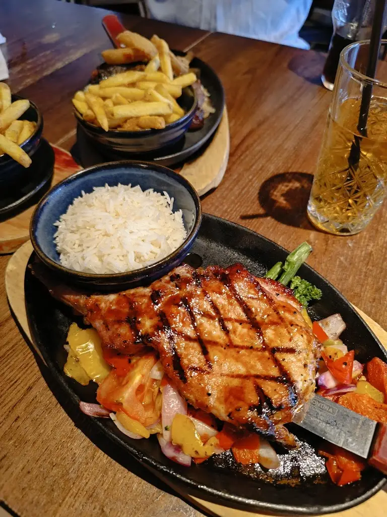 Viktoriia Izotova_The Crow's Nest_Cwmbran_review