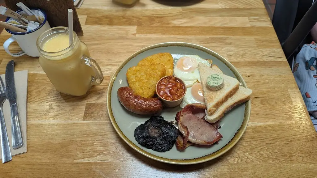 Modelangel_Astons Cafe_Bilston_recensione