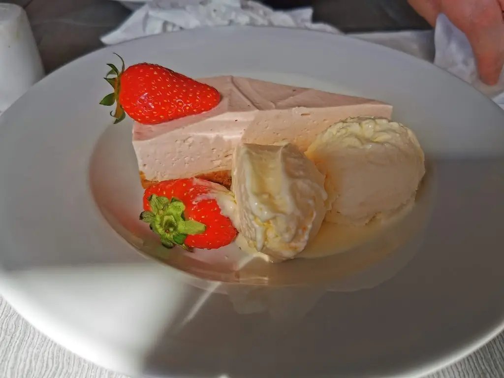 Menu_Cwrt Henllys Hotel_Cwmbran_image_7