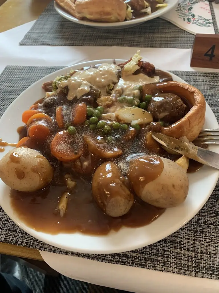 Cwrt Henllys Hotel_Cwmbran_slider_image_3