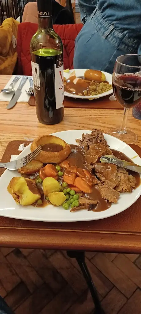 Menu_The Ynyscynon Inn_Cwmbach_image_4