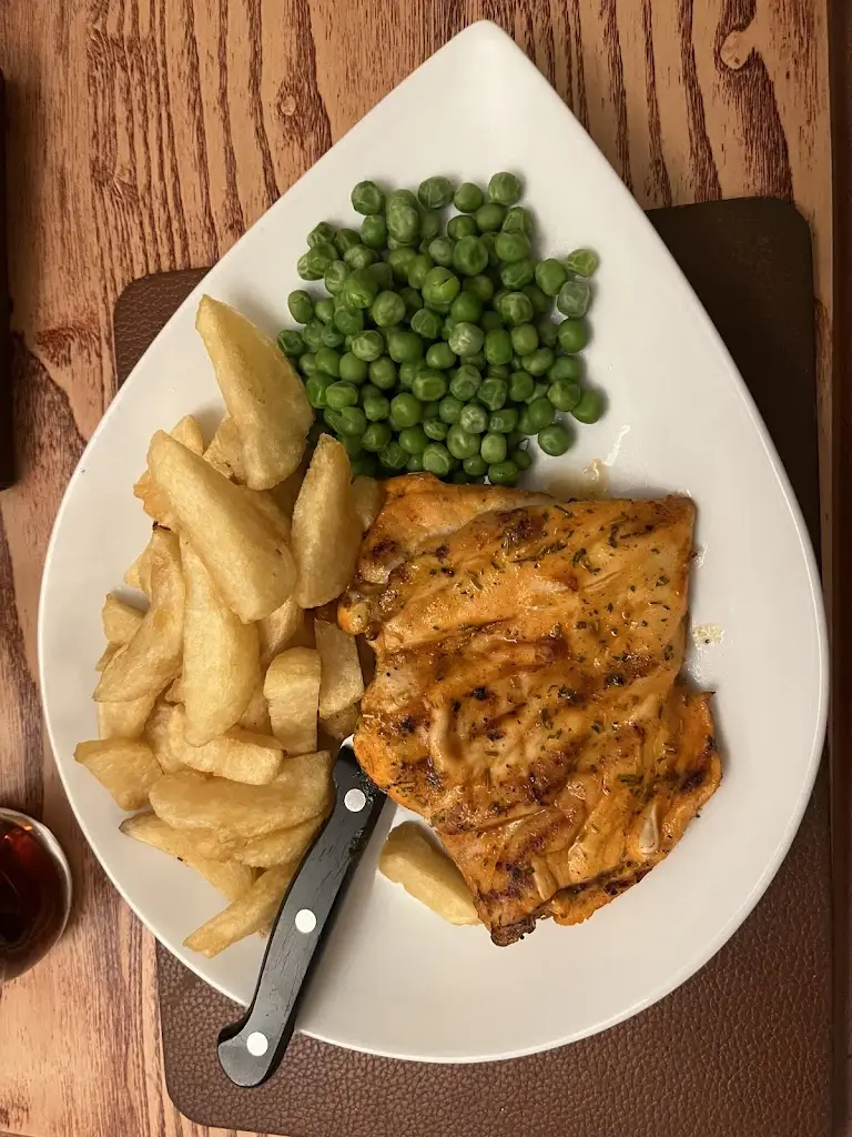 Lynda Griffiths_The Ynyscynon Inn_Cwmbach_review