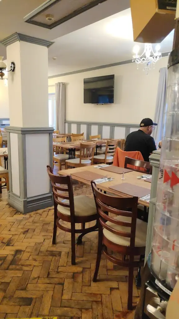 The Ynyscynon Inn restaurant in Cwmbach