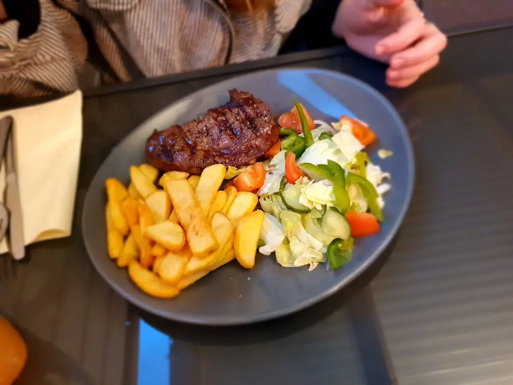 Menu_Billa's Italian Restaurant and Bar_Cwmbach_image_7