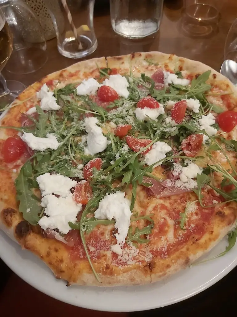 Matt “Silverback” Carter_Billa's Italian Restaurant and Bar_Cwmbach_review