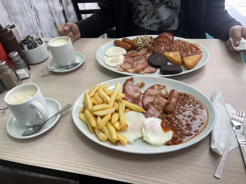 Evgeniia Kopotilova_Pop in cafe_Cwmbach_review