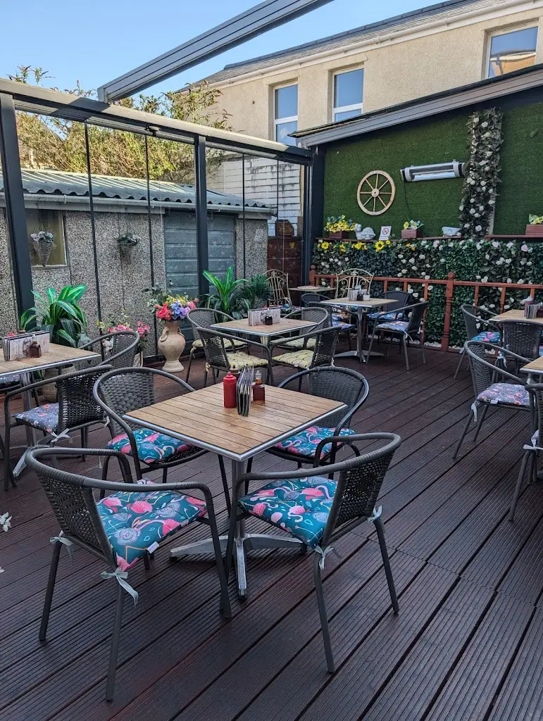 Pop in cafe_Cwmbach_slider_image_1