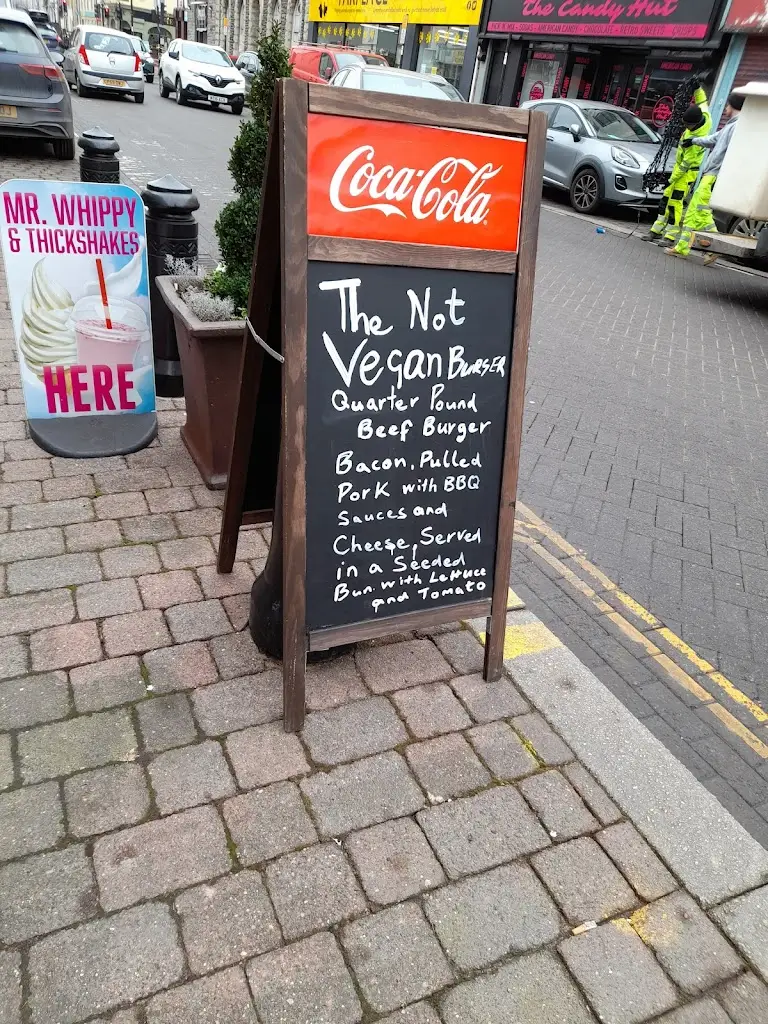 Menu_Servini's Cafe Restaurant_Cwmbach_immagine_2