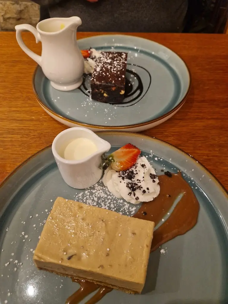 Colette Rees_Red Cow_Cwmbach_review