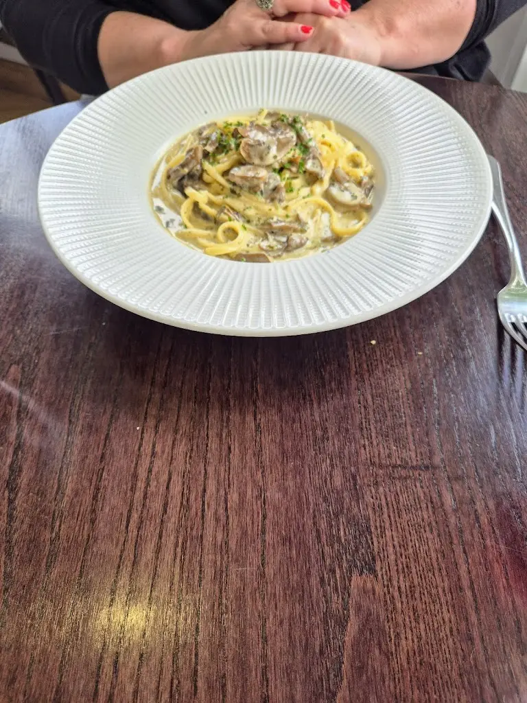 Sue Hughes_Bella Restaurant Ltd_Bilston_review