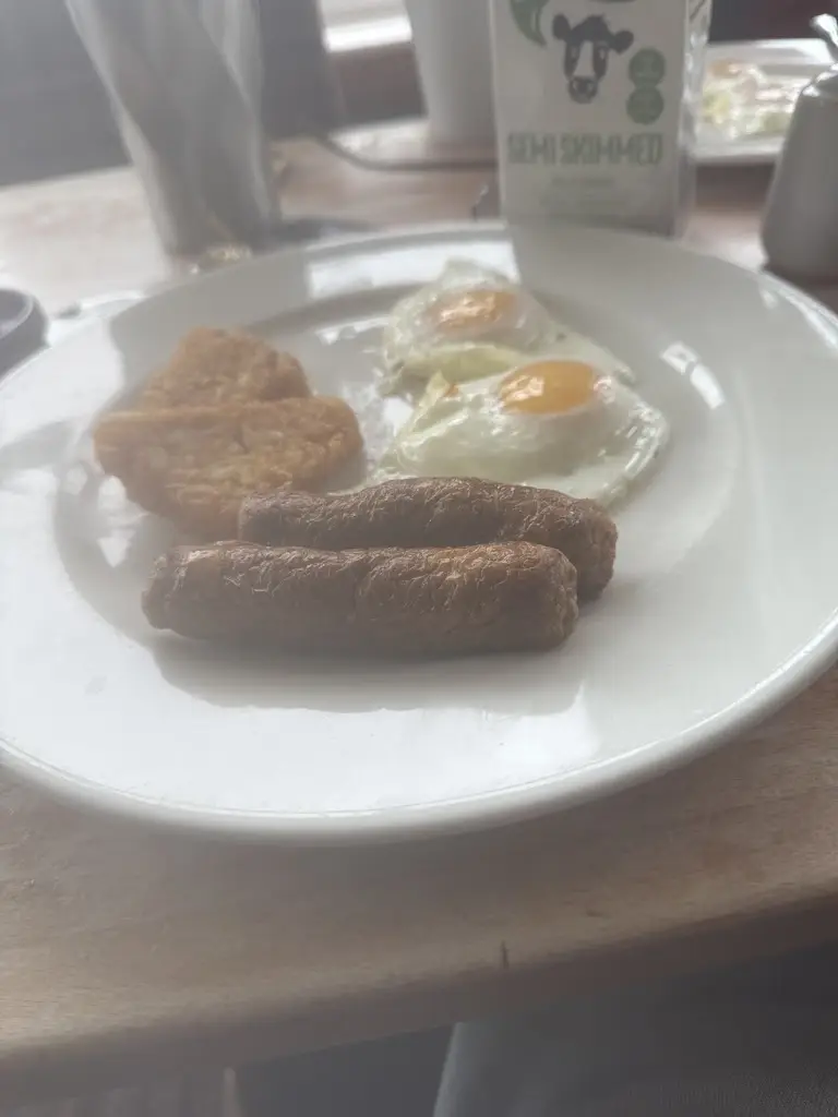 Noaman Saeed_Premier Inn Aberdare hotel_Cwmbach_review