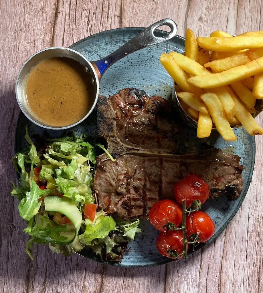 Harry's Cowbridge_Cowbridge_slider_image_2