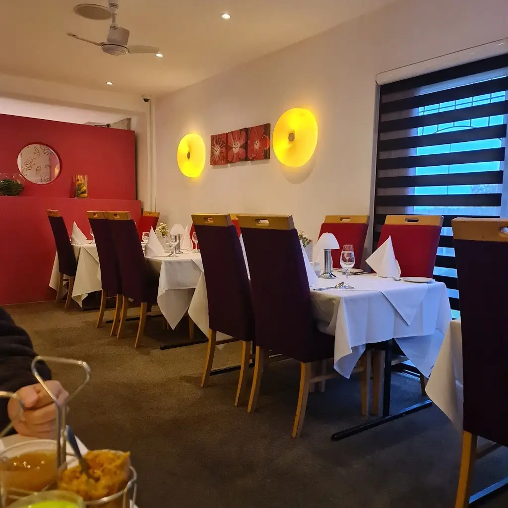 Su_Mughal Emperor_Cowbridge_review