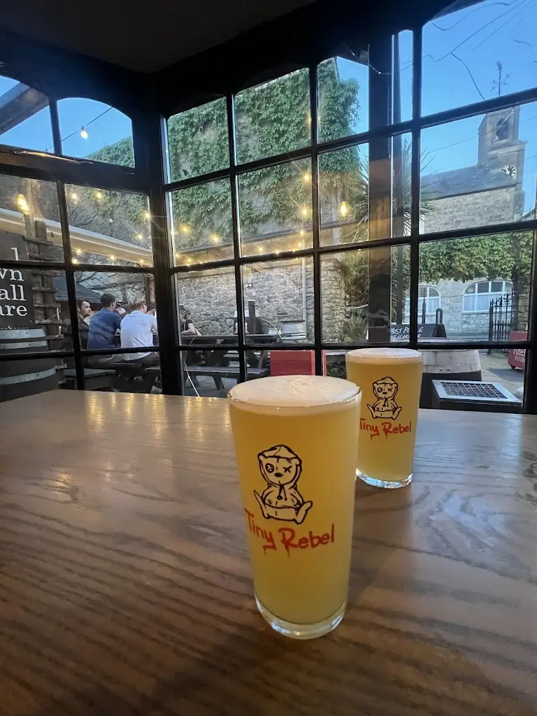 JCX -23_1 Town Hall Square_Cowbridge_review