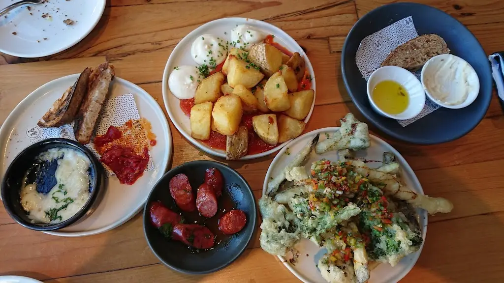 Bar 44 Cowbridge_Cowbridge_slider_image_2