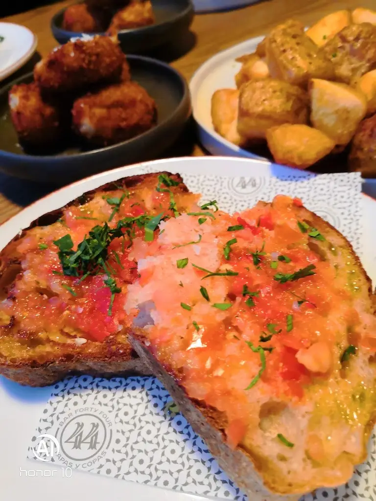 Bar 44 Cowbridge_Cowbridge_slider_image_3