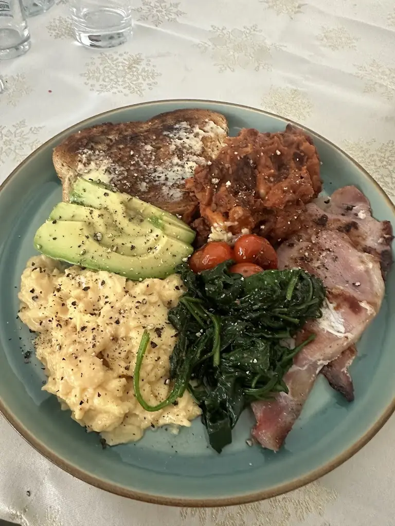 DAN W_The Old Bank Dinas_Dinas Powys_recensione