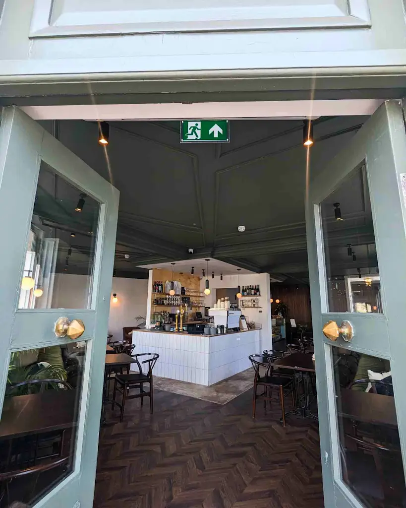 The Old Bank Dinas_Dinas Powys_slider_image_1