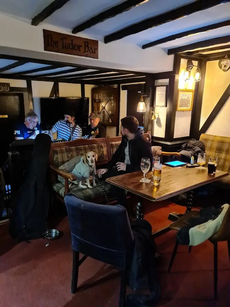 Phil Cunliffe_Three Horseshoes_Dinas Powys_review