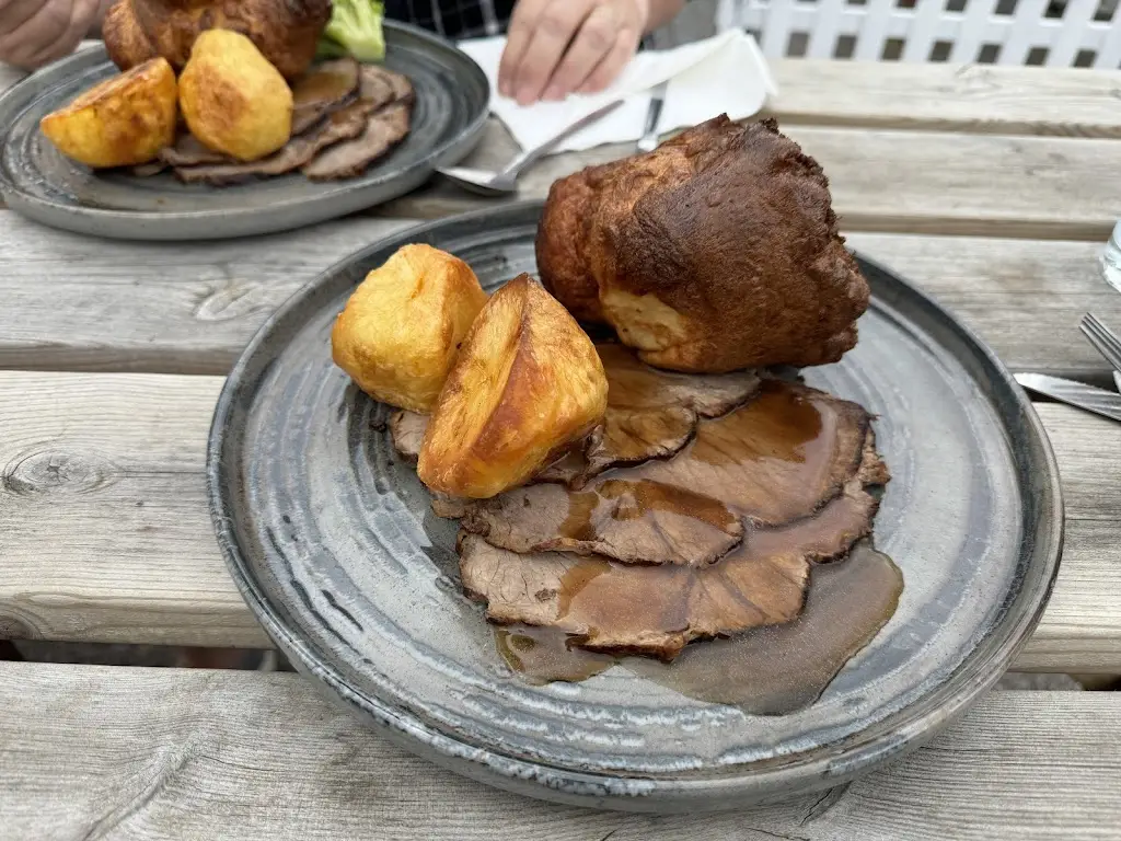 Megan Jevin_Cross Keys Dinas Powis_Dinas Powys_review