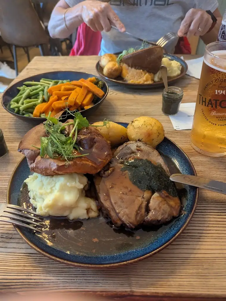 Peter Dean_Hafan Artro_Dyffryn Ardudwy_review