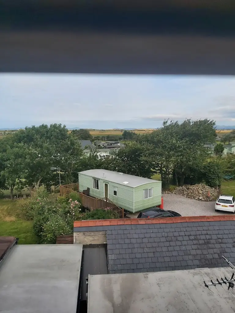 M NAS_Cadwgan House_Dyffryn Ardudwy_review