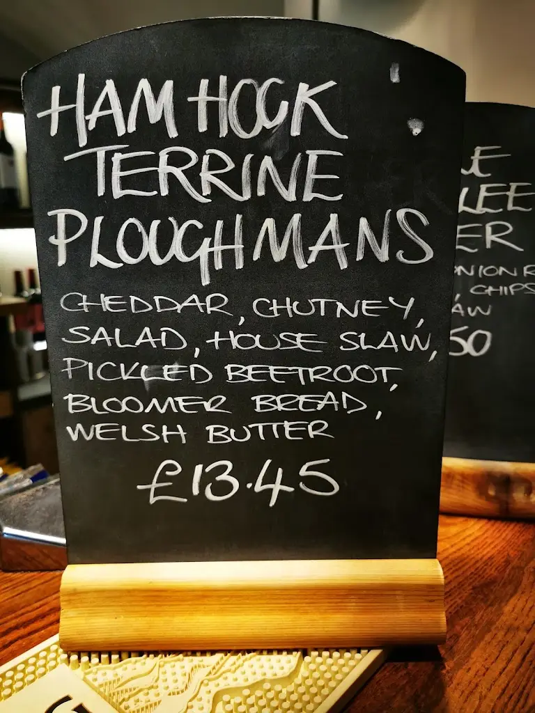 Menu_The Victoria Inn_Dyffryn Ardudwy_image_4