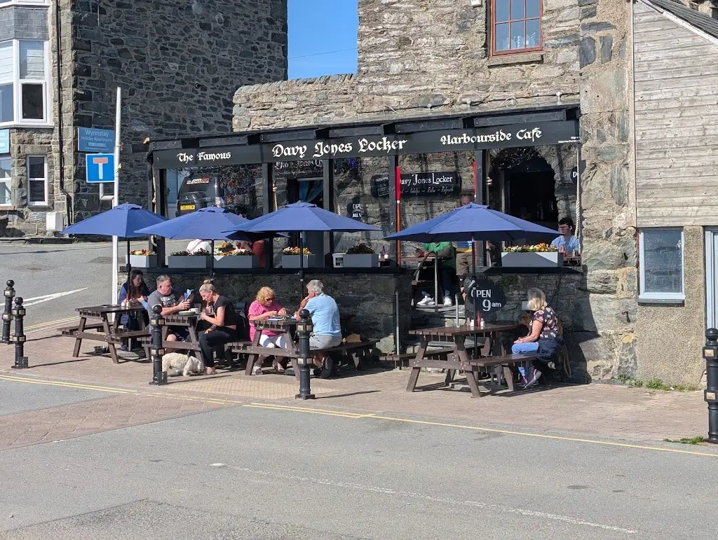 Davy Jones Locker_Dyffryn Ardudwy_slider_image_3