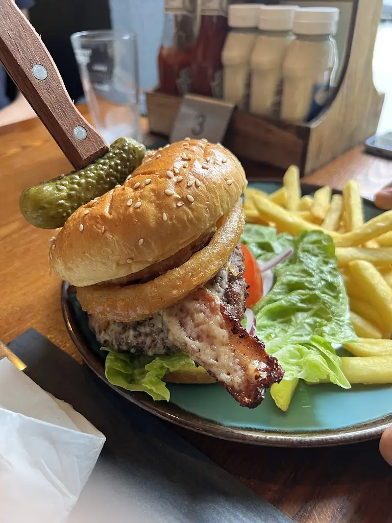 The Barmouth Bar & Grill_Dyffryn Ardudwy_slider_image_3