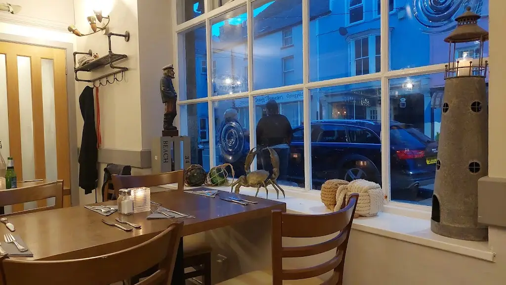 Stephen Lovell_The Captain's Table_Dyffryn Ardudwy_review