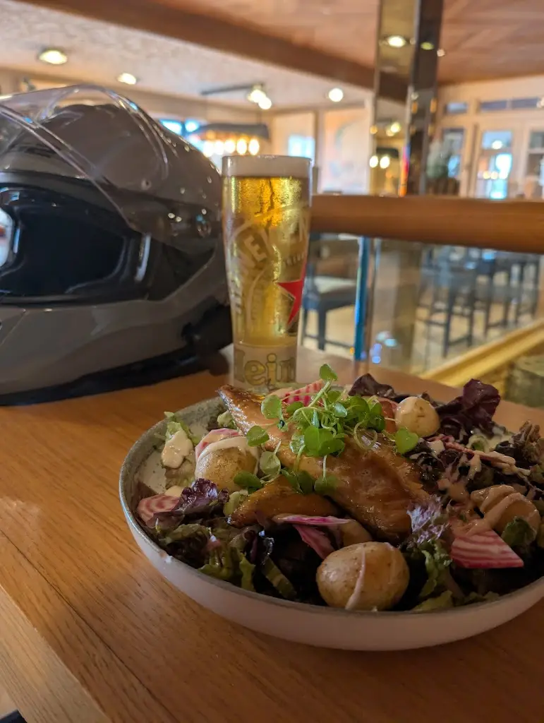 Daniel Farnell_The Mulberry, Conwy Marina_Conwy_review