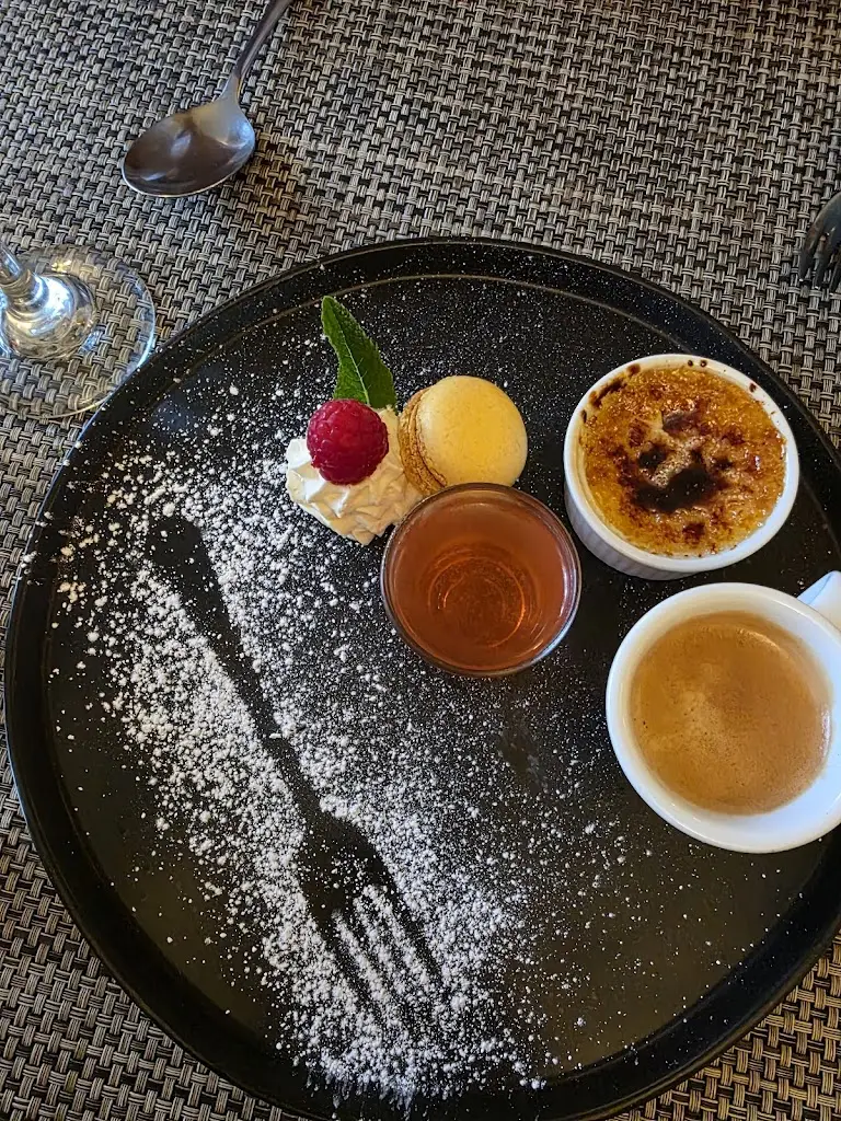 Pauline Brighton_Paysanne_Conwy_review