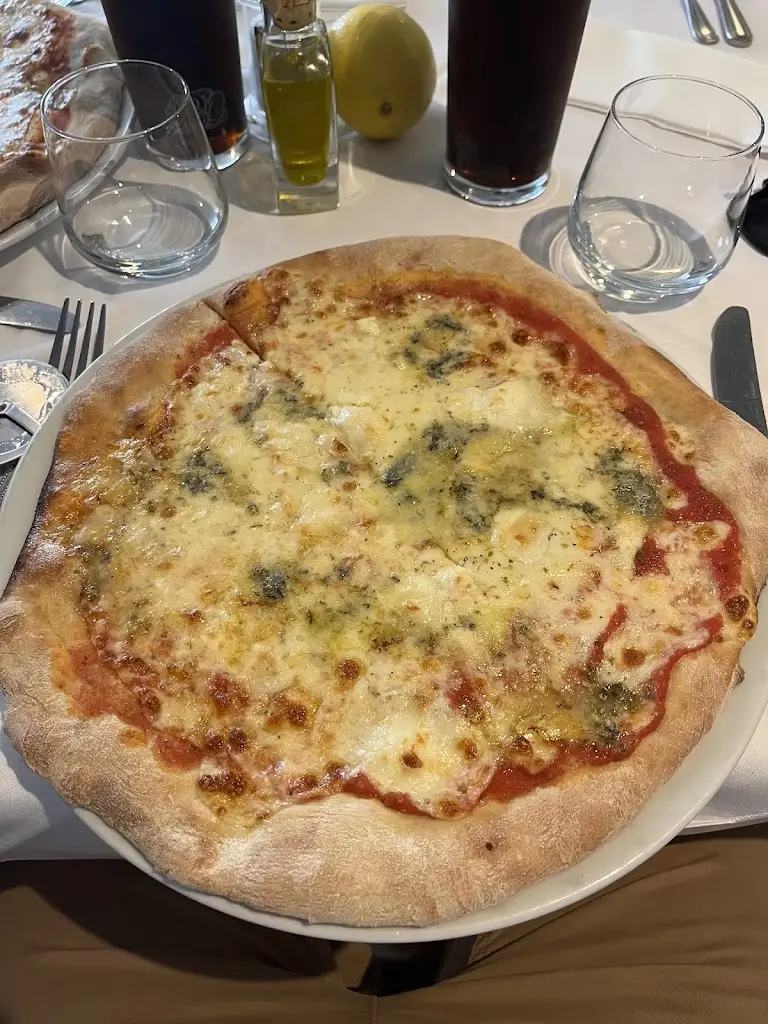 Alfredo's Restaurant_Conwy_slider_image_2