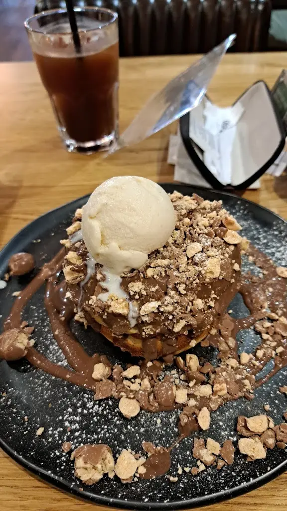 Dawn Baker_Josie's_Bishops Waltham_review